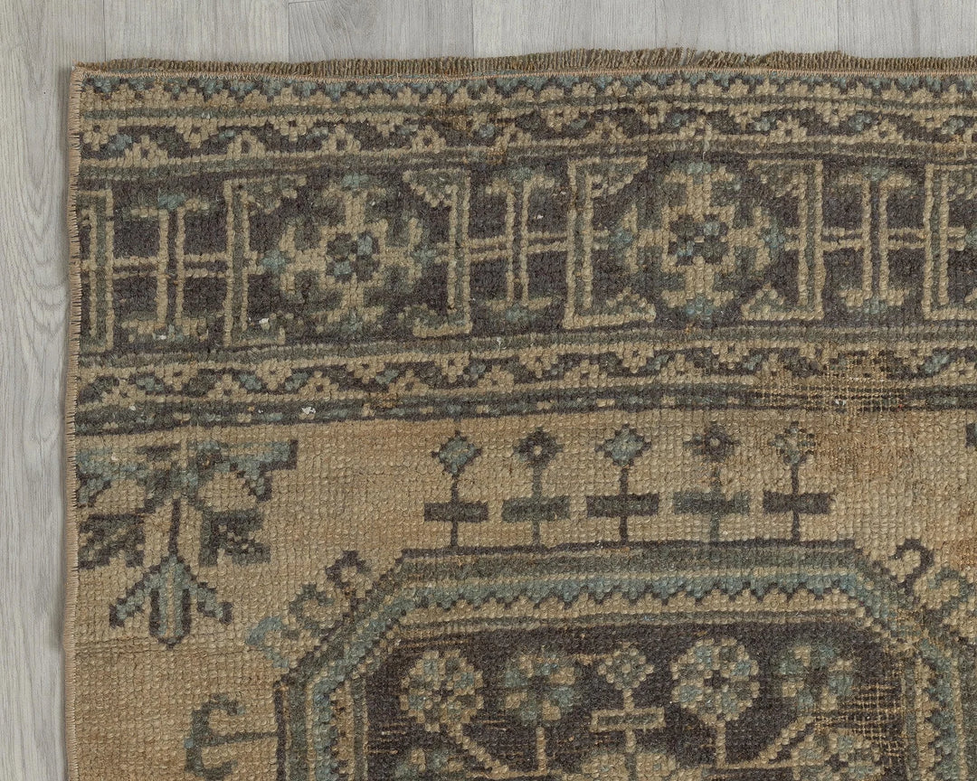 Beige Turkish Oushak Rug 2'6" x 11'10" Hand-Knotted border