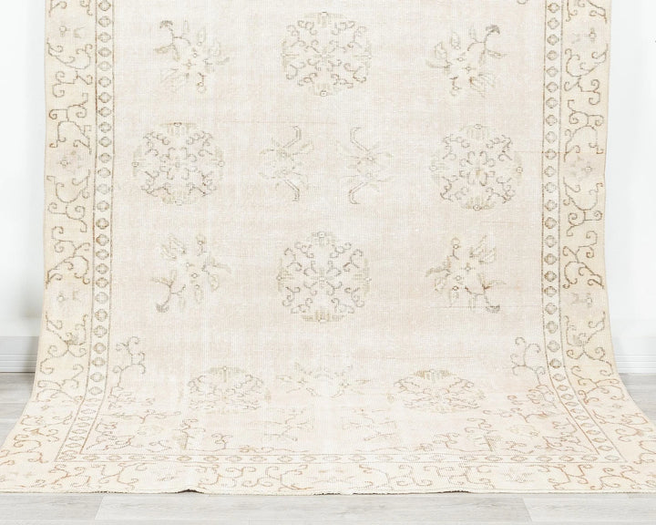 Beige Turkish Oushak Rug 5'10" x 9'1" Hand-Knotted | No. VR65238