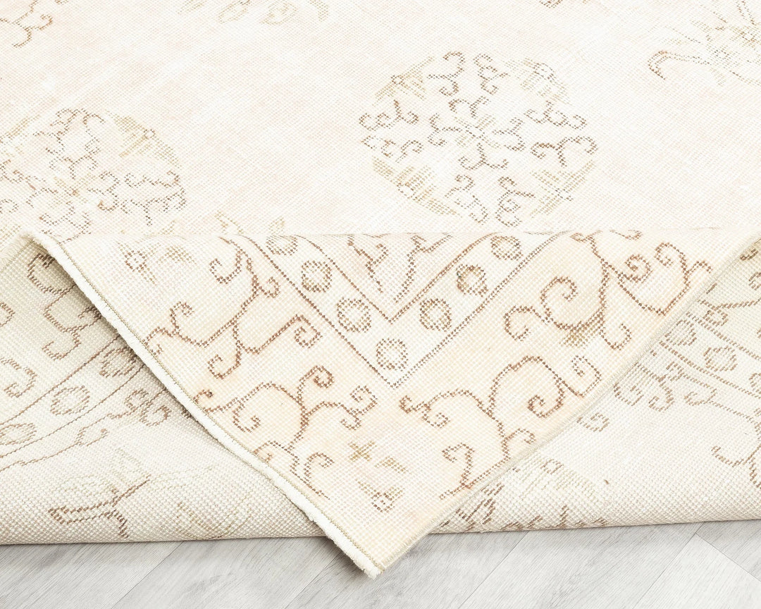 Beige Turkish Oushak Rug 5'10" x 9'1" Hand-Knotted | No. VR65238