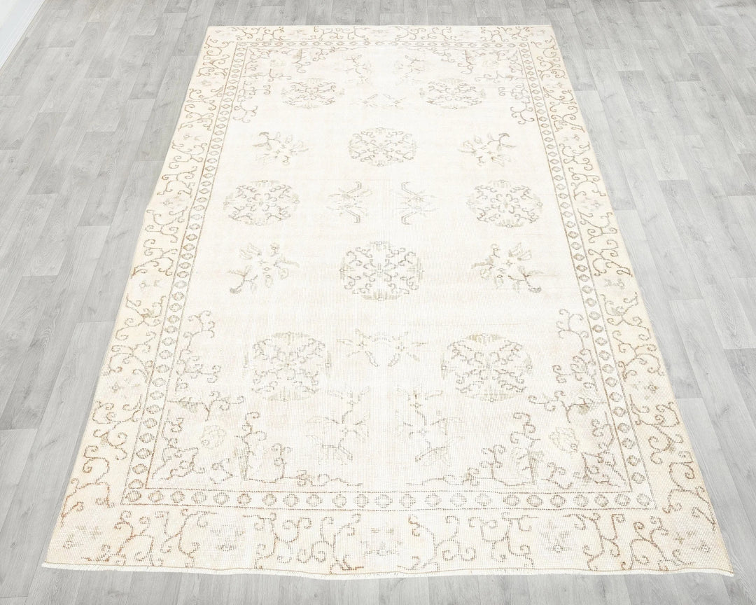 Beige Turkish Oushak Rug 5'10" x 9'1" Hand-Knotted | No. VR65238