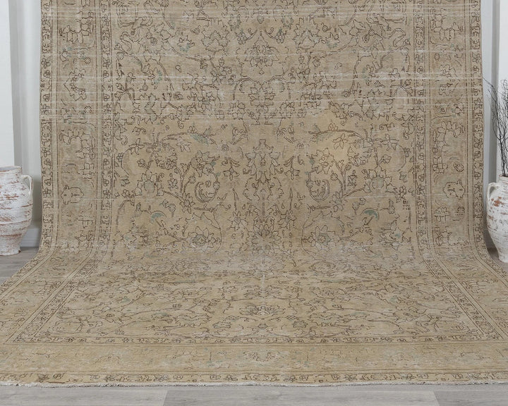 Beige Turkish Oushak Rug 9' x 13' Hand-Knotted detail
