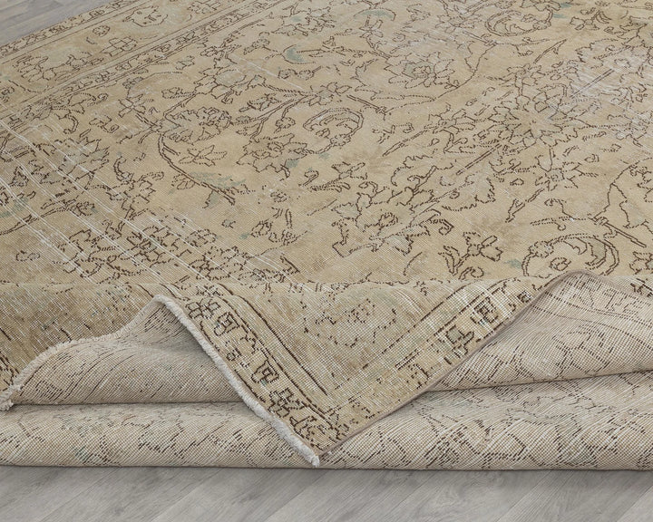 Beige Turkish Oushak Rug 9' x 13' Hand-Knotted texture