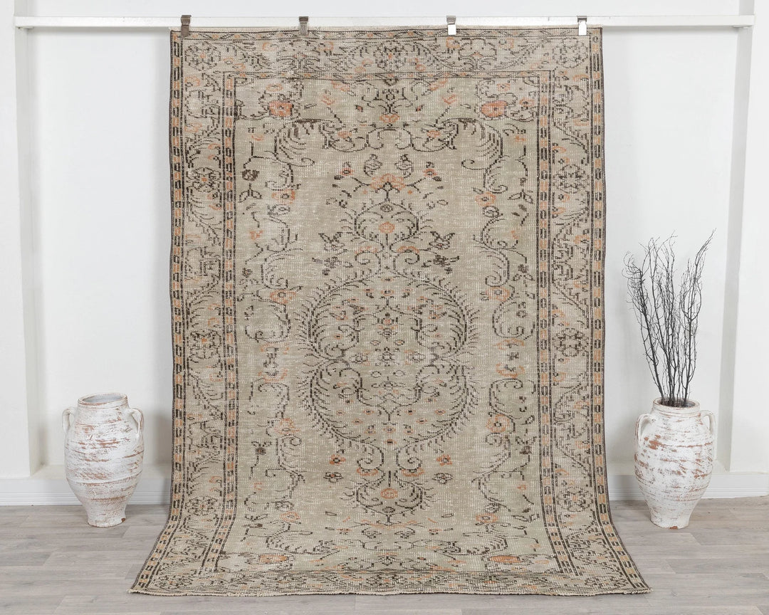 Beige Oushak Rug 5' 8" x 9' 3" | No. VR65501