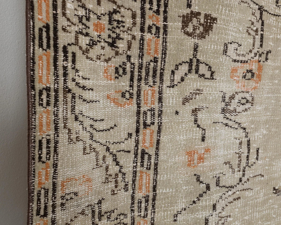 Beige Oushak Rug 5' 8" x 9' 3" | No. VR65501