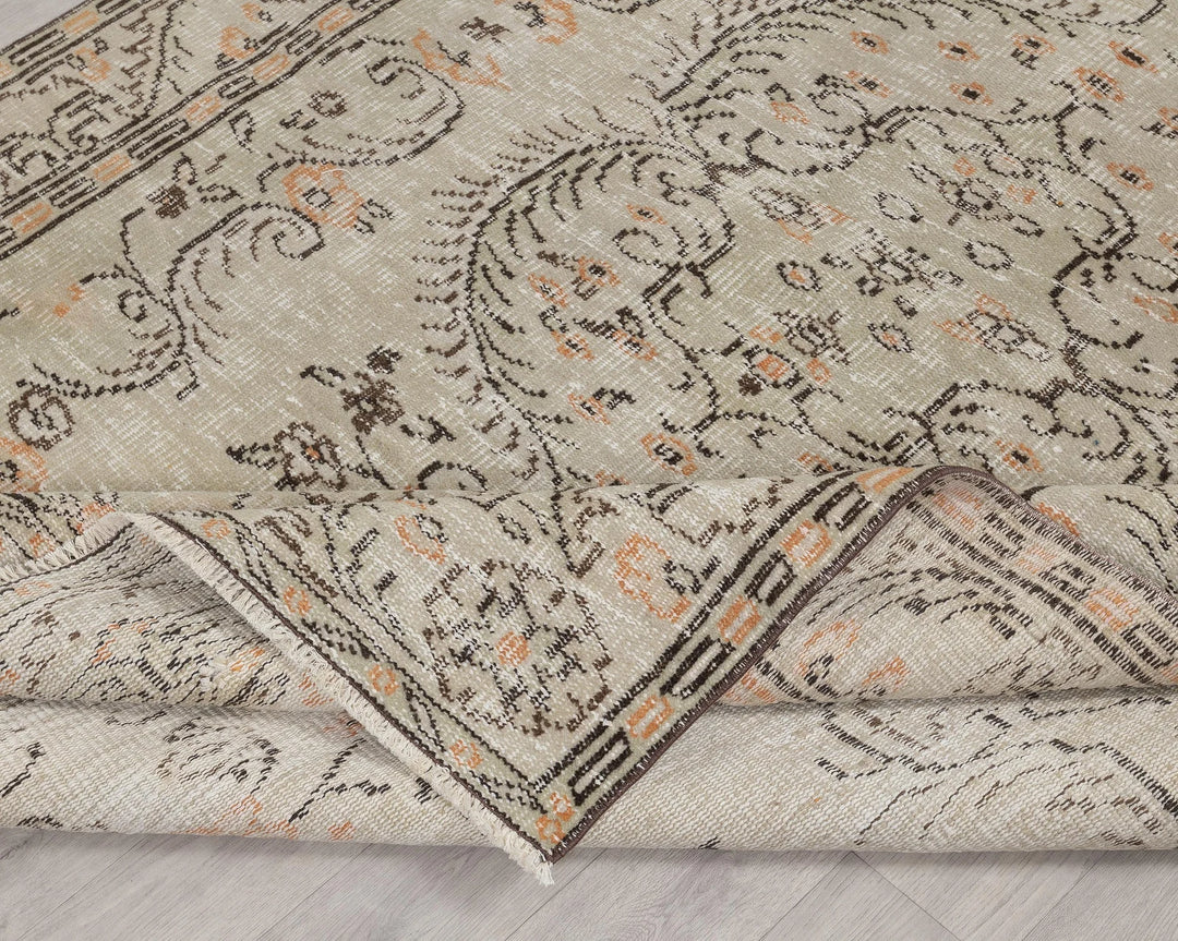 Beige Oushak Rug 5' 8" x 9' 3" | No. VR65501