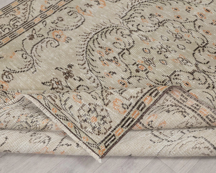 Beige Oushak Rug 5' 8" x 9' 3" | No. VR65501