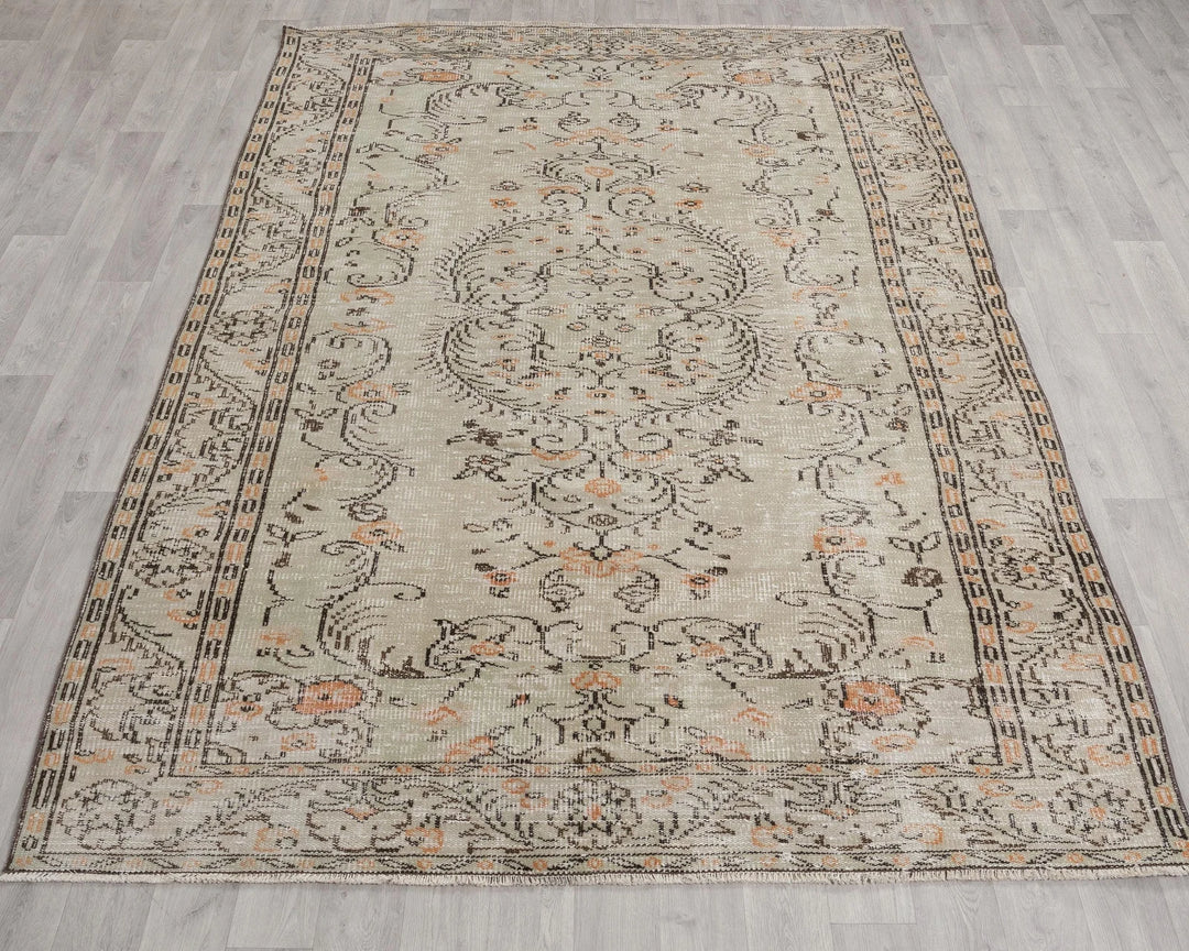 Beige Oushak Rug 5' 8" x 9' 3" | No. VR65501