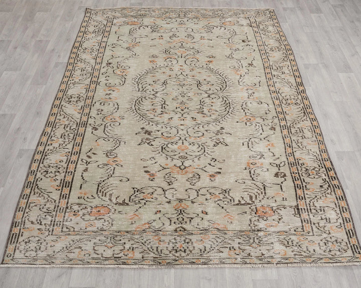 Beige Oushak Rug 5' 8" x 9' 3" | No. VR65501