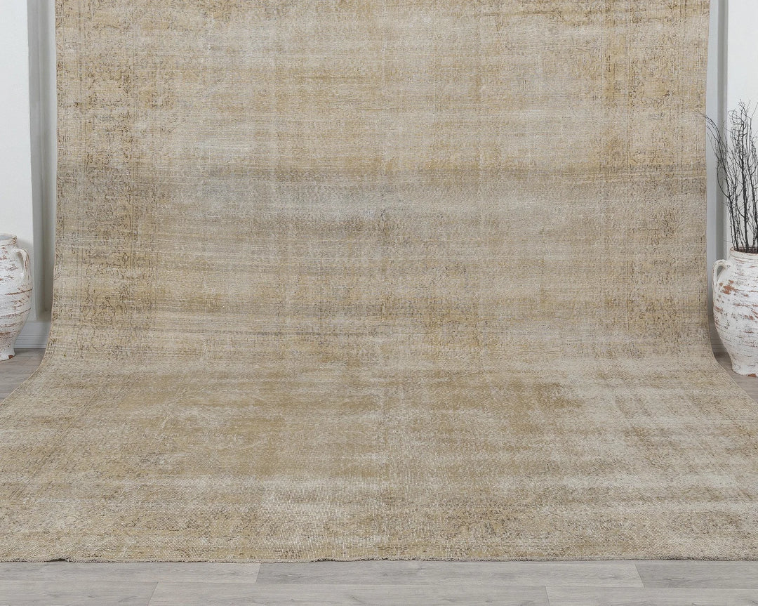 Beige Turkish Oushak Rug 9'5" x 12'9" Hand-Knotted detail
