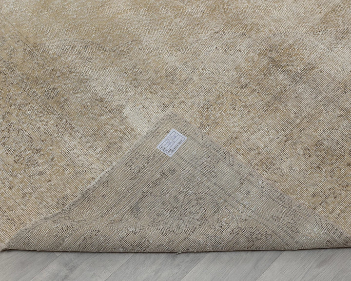 Beige Turkish Oushak Rug 9'5" x 12'9" Hand-Knotted texture