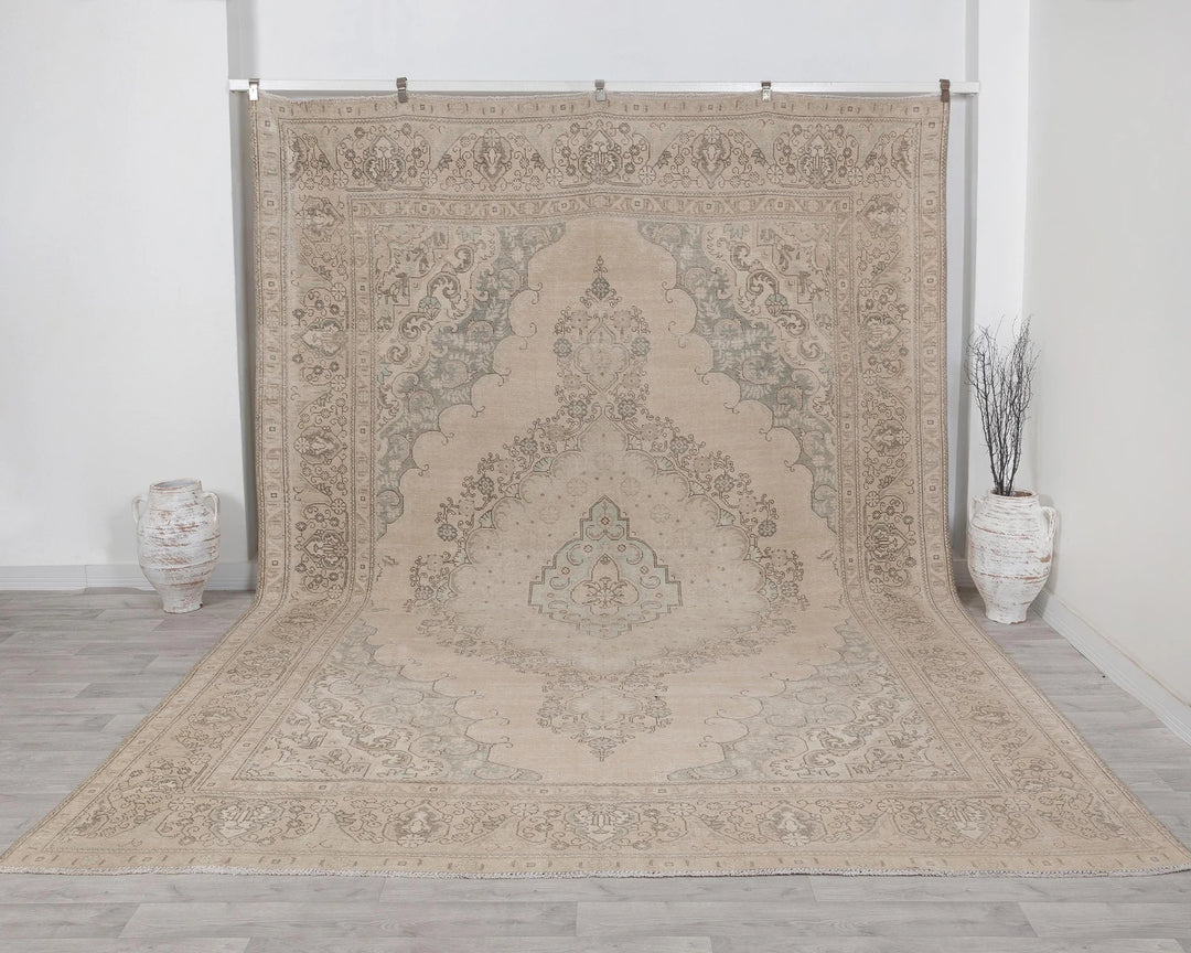 Beige Turkish Oushak Rug 9'6" x 13'1" Hand-Knotted | No. VR65890