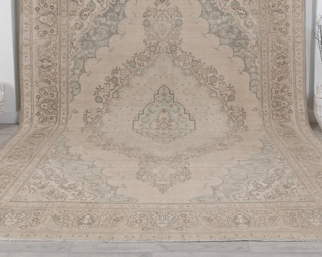 Beige Turkish Oushak Rug 9'6" x 13'1" Hand-Knotted | No. VR65890