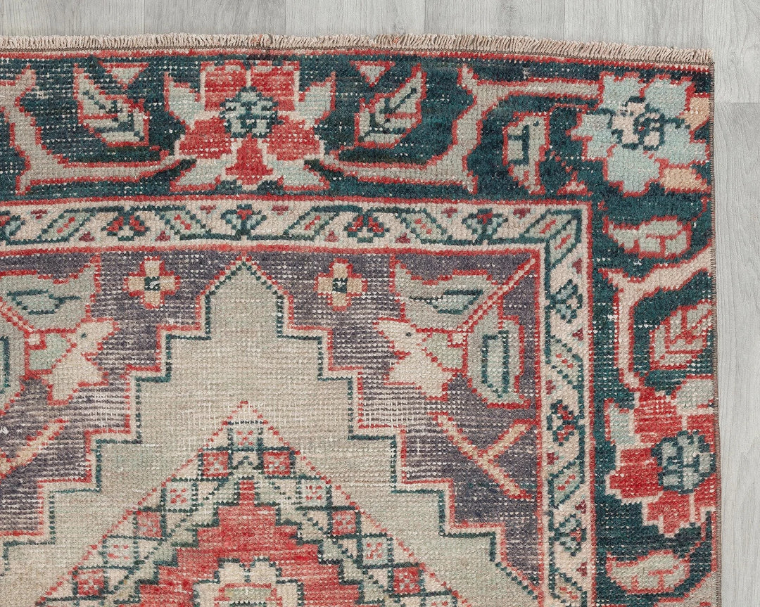 Multicolor Turkish Oushak Rug 2'9" x 9' Hand-Knotted pattern