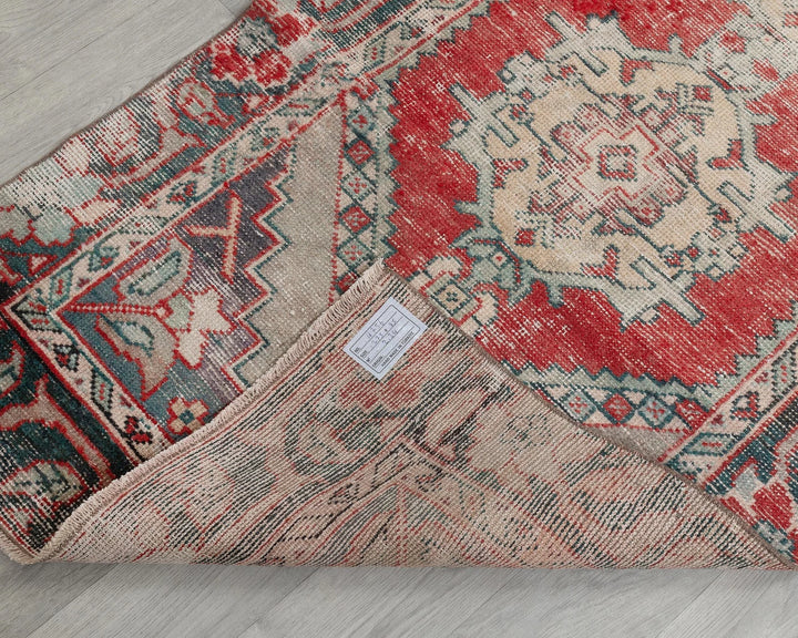 Multicolor Turkish Oushak Rug 2'9" x 9' Hand-Knotted texture