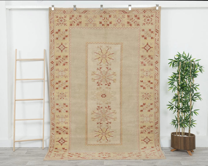 Beige Oushak Rug 5' 5" x 7' 11" | No. VR66119