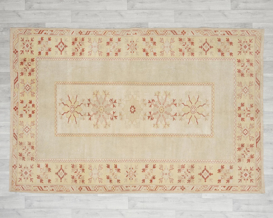 Beige Oushak Rug 5' 5" x 7' 11" | No. VR66119