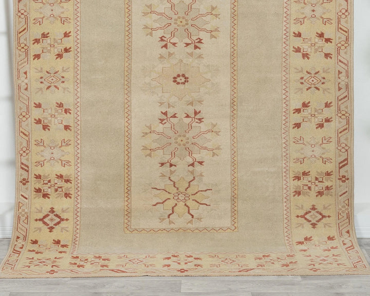 Beige Oushak Rug 5' 5" x 7' 11" | No. VR66119