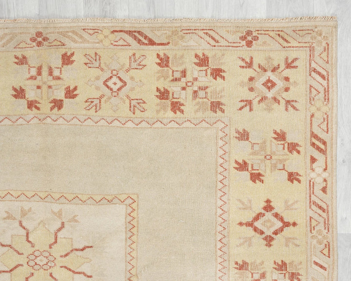 Beige Oushak Rug 5' 5" x 7' 11" | No. VR66119