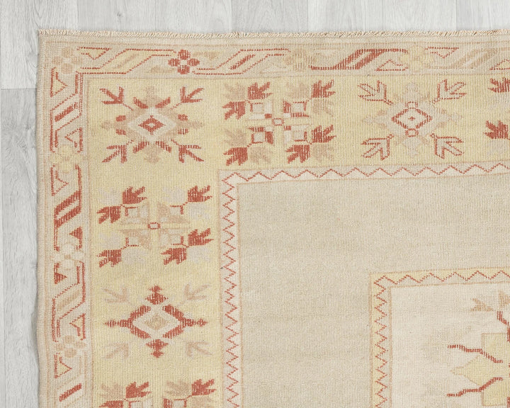 Beige Oushak Rug 5' 5" x 7' 11" | No. VR66119