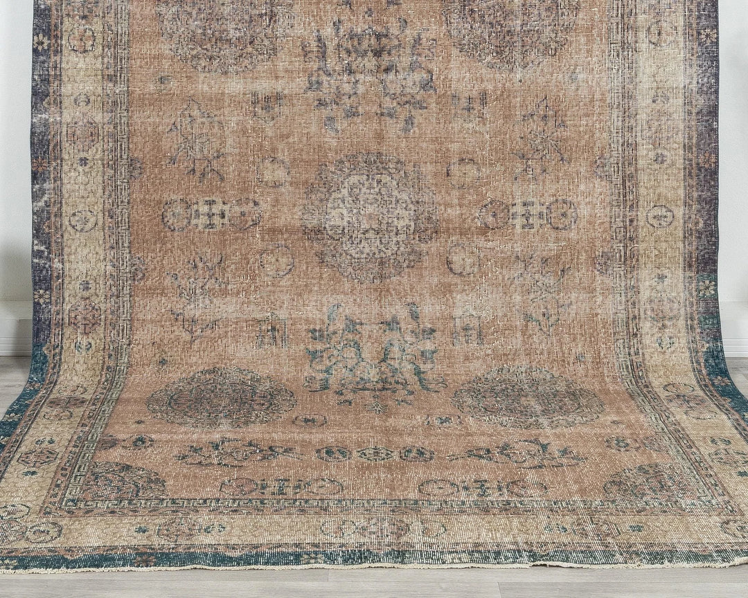 Multicolor Turkish Oushak Rug 6'7" x 10'4" Hand-Knotted detail