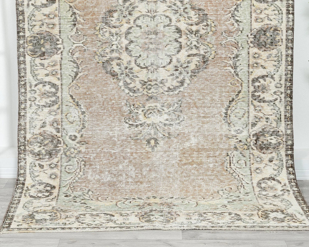 Beige Turkish Oushak Rug 5' x 8' 5" Hand-Knotted detail