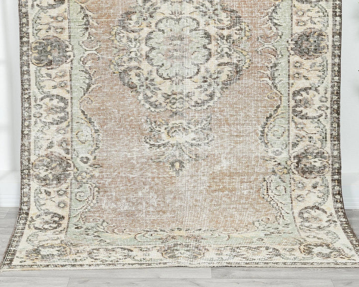 Beige Turkish Oushak Rug 5' x 8' 5" Hand-Knotted detail