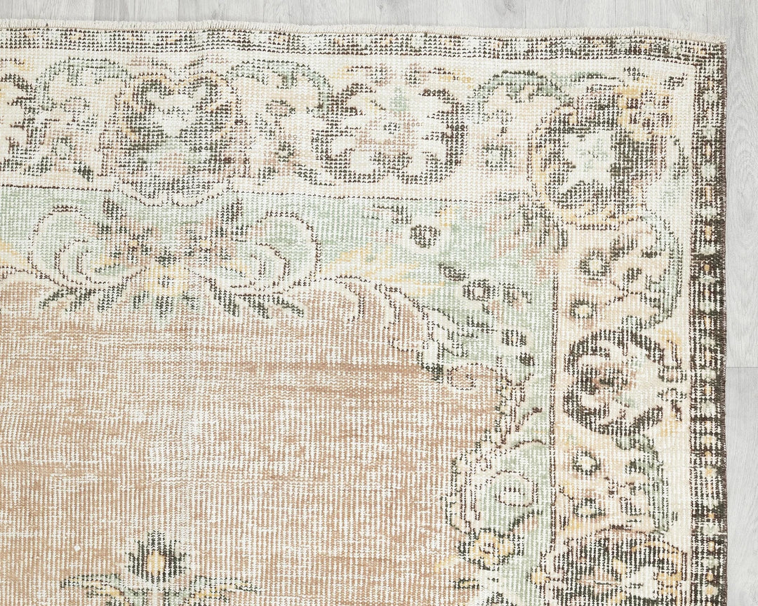 Beige Turkish Oushak Rug 5' x 8' 5" Hand-Knotted pattern
