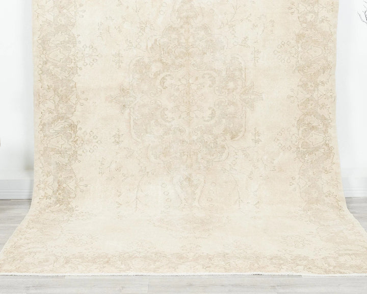 Beige Turkish Oushak Rug 5'10" x 9'4" Hand-Knotted | No. VR66345