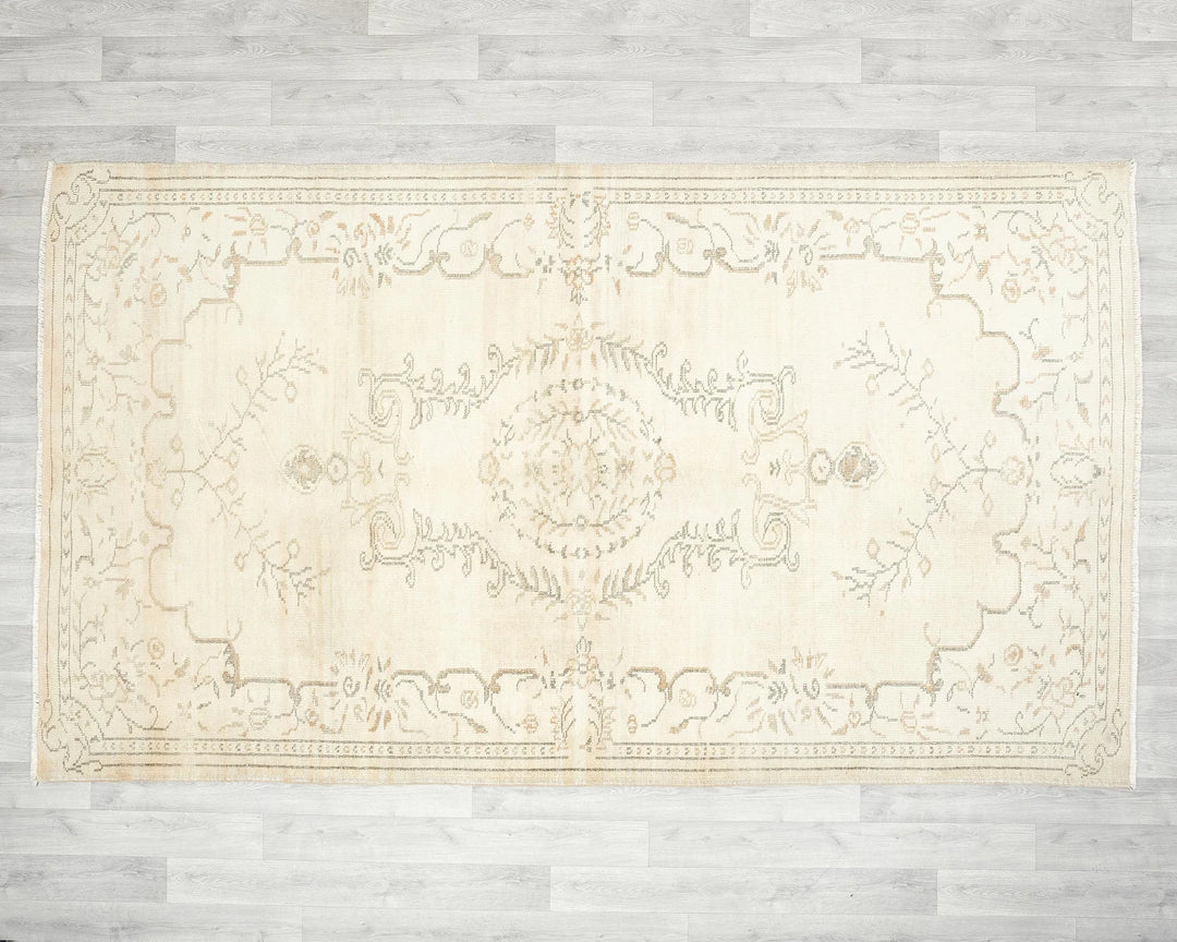 Beige Oushak Rug 5' 7" x 9' 5" | No. VR66470