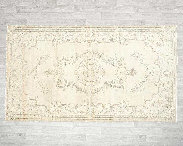 Beige Oushak Rug 5' 7" x 9' 5" | No. VR66470