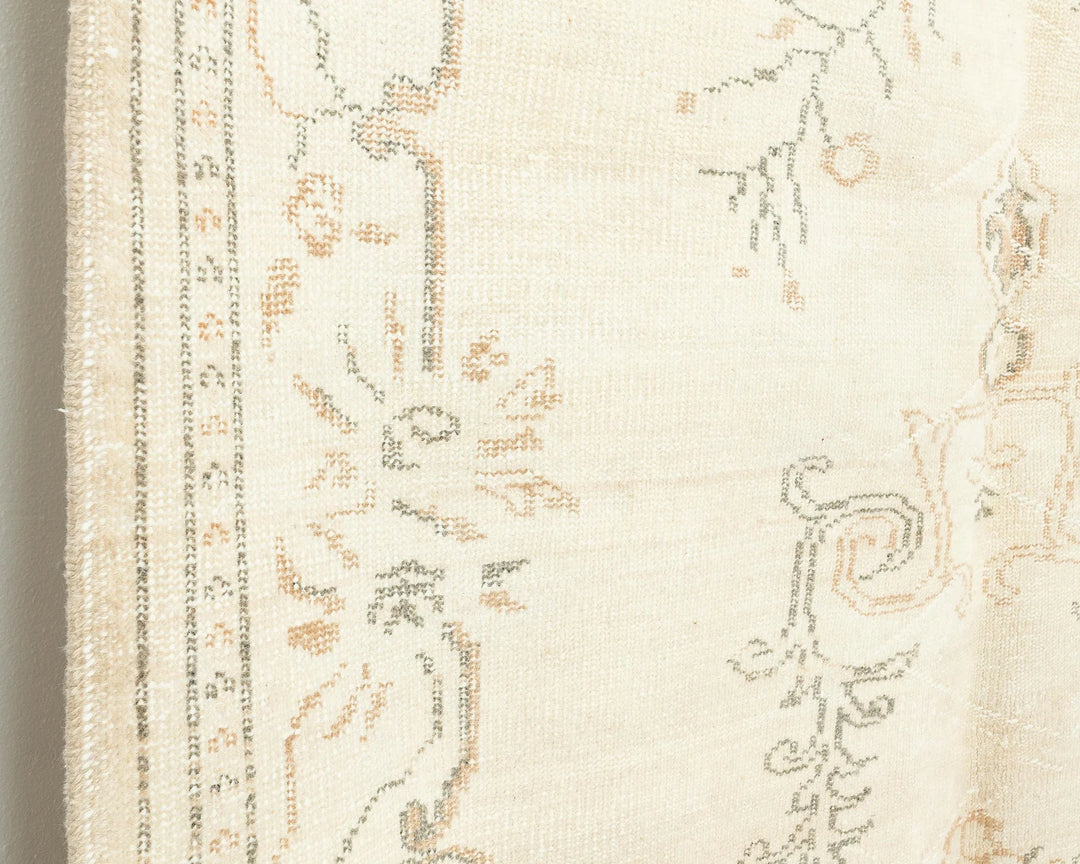 Beige Oushak Rug 5' 7" x 9' 5" | No. VR66470