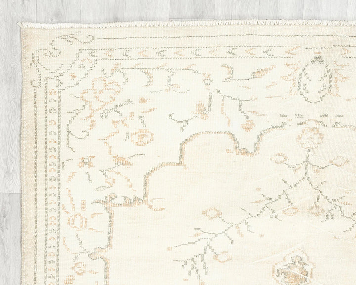 Beige Oushak Rug 5' 7" x 9' 5" | No. VR66470
