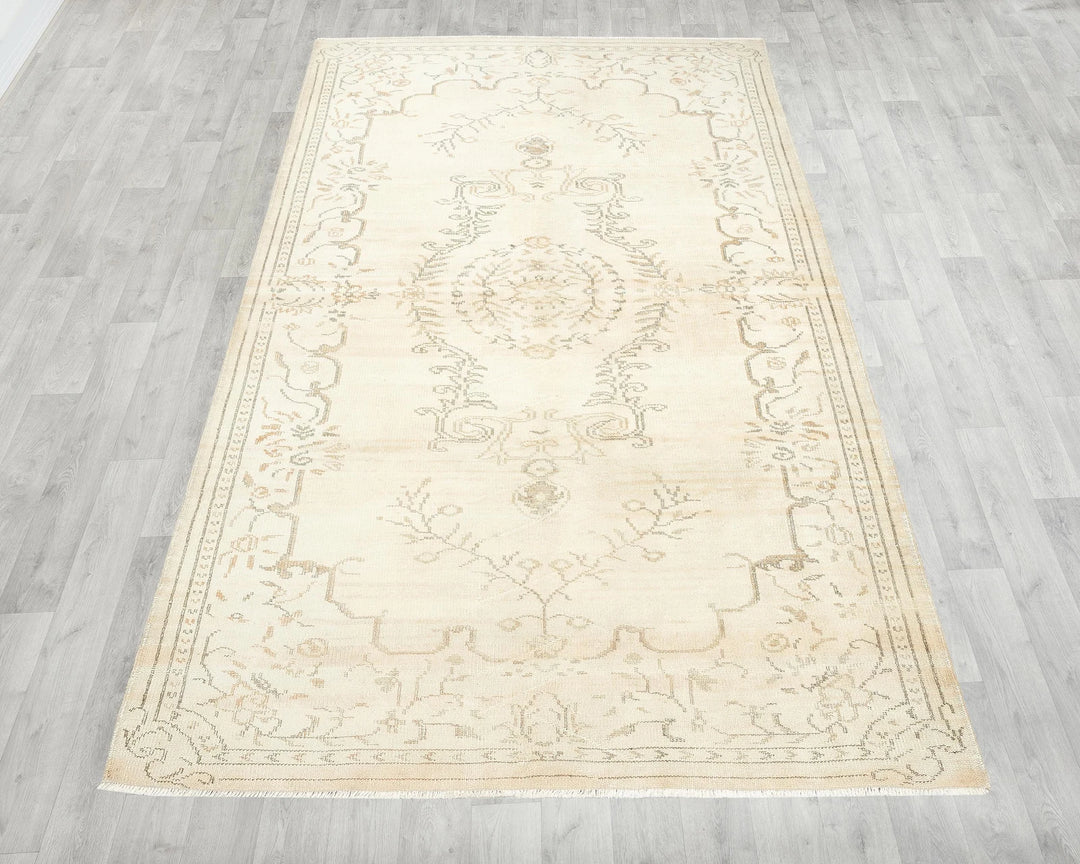 Beige Oushak Rug 5' 7" x 9' 5" | No. VR66470