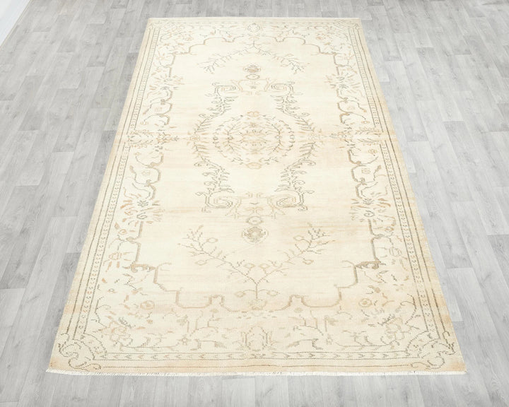 Beige Oushak Rug 5' 7" x 9' 5" | No. VR66470