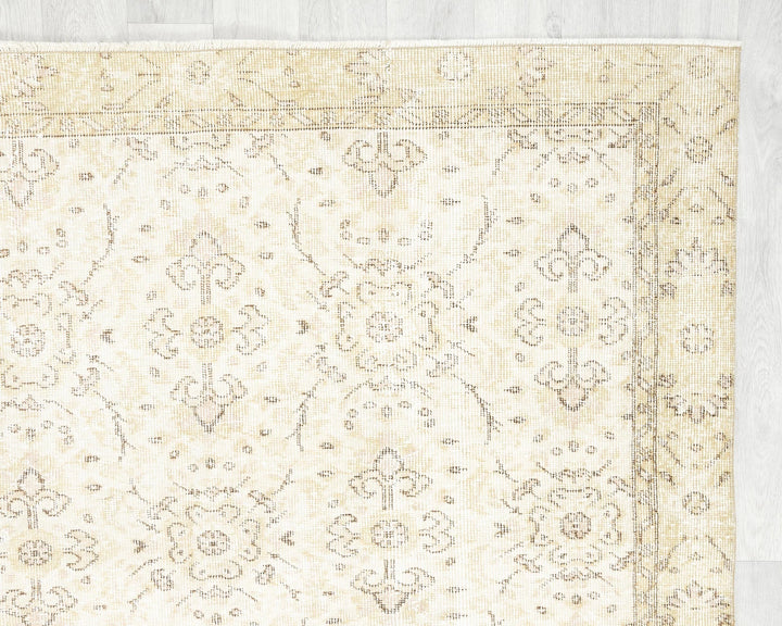 Beige Turkish Oushak Rug 5' 2" x 8' 8" Hand-Knotted | No. VR66783