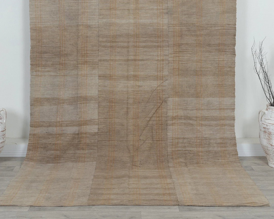 Beige Turkish Kilim Rug 6' x 9' Flat-Weave detail