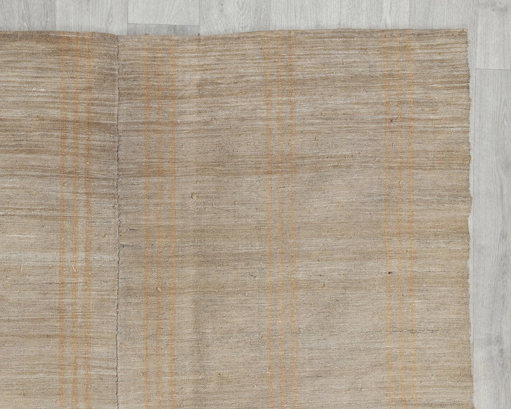 Beige Turkish Kilim Rug 6' x 9' Flat-Weave pattern