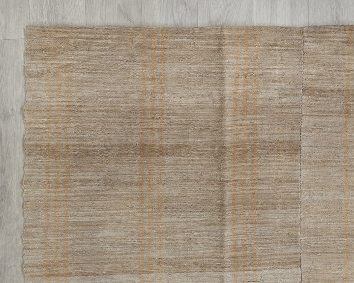 Beige Turkish Kilim Rug 6' x 9' Flat-Weave border