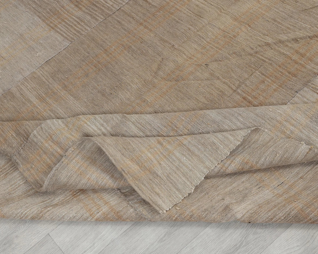 Beige Turkish Kilim Rug 6' x 9' Flat-Weave field