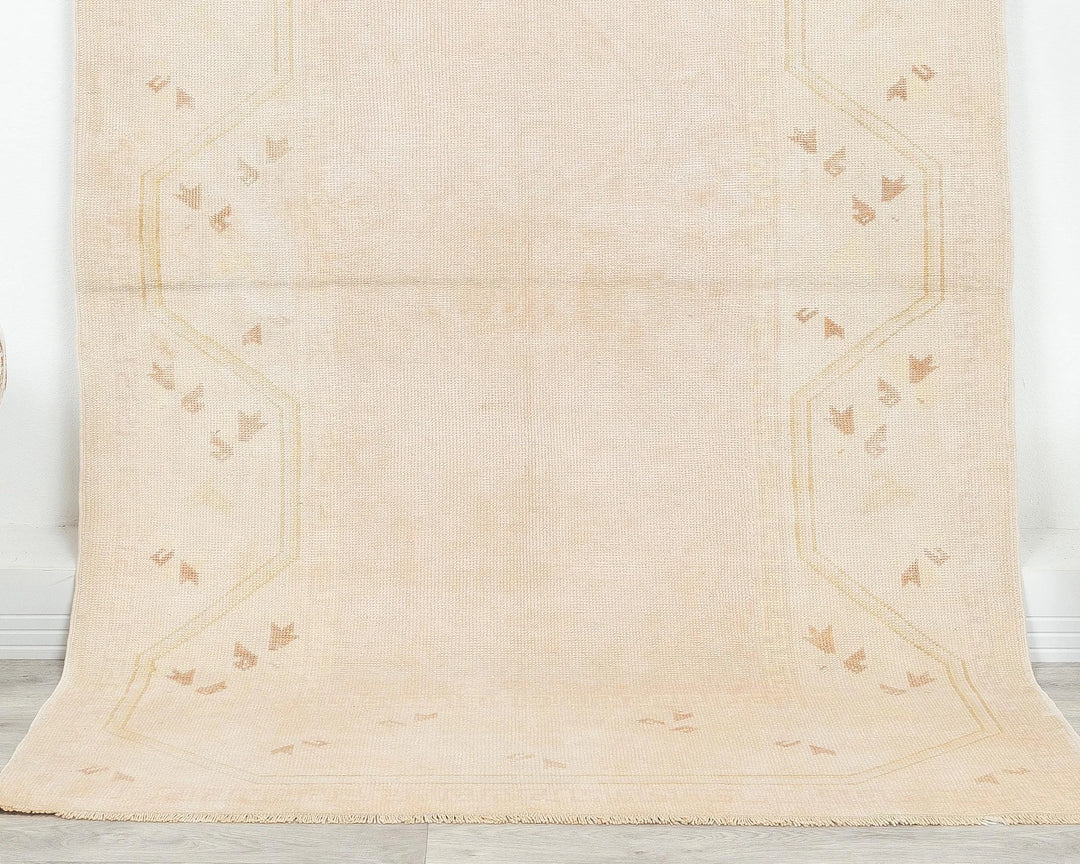 Beige Oushak Rug 3' 9" x 6' 7" | No. VR67012
