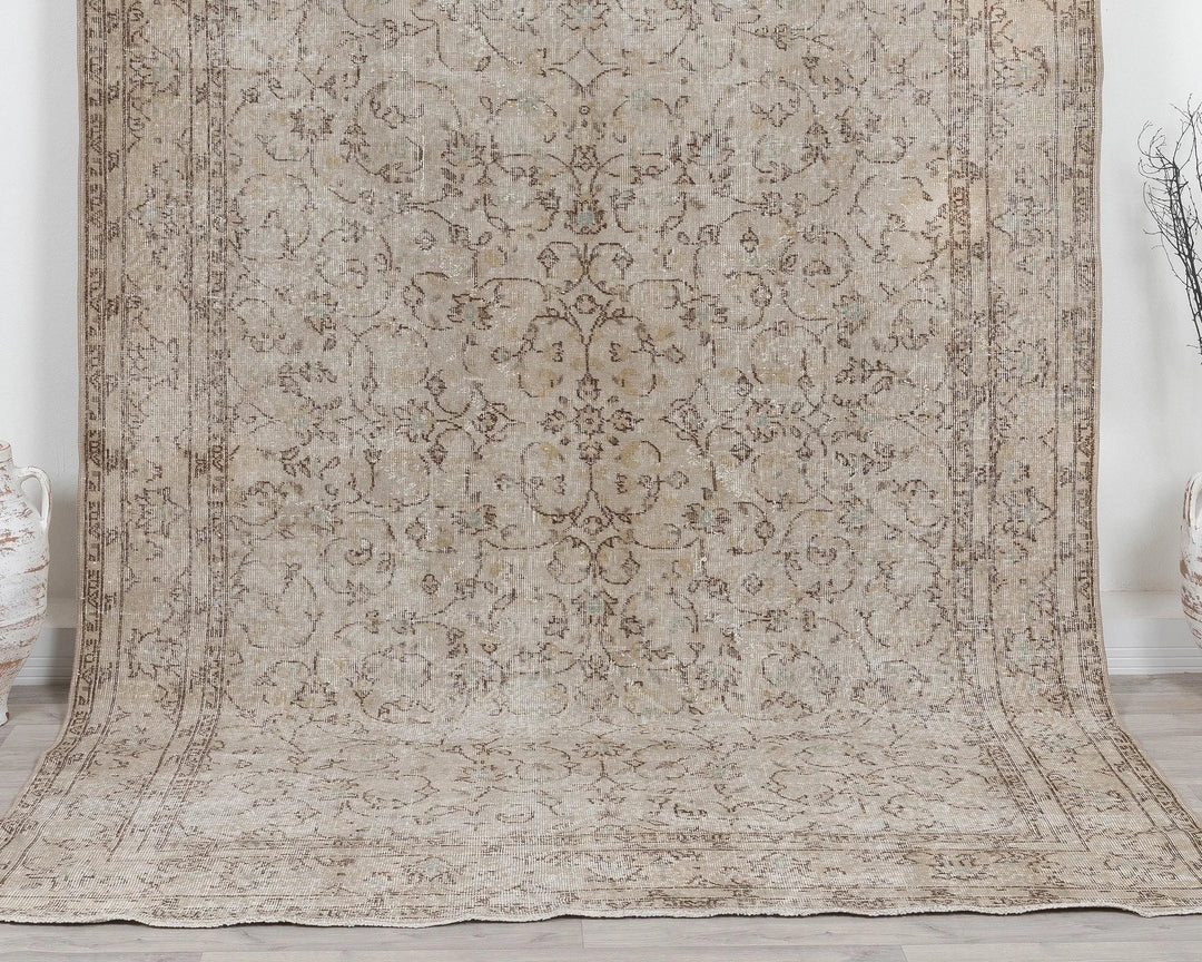 Beige Turkish Oushak Rug 6'7" x 9'10" Hand-Knotted | No. VR67591