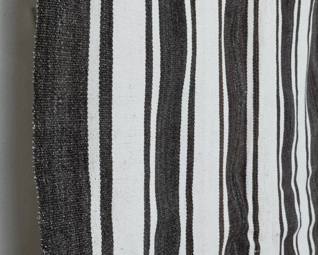 Ivory Turkish Kilim Rug 5'5" x 9'1" Flat-Weave close-up