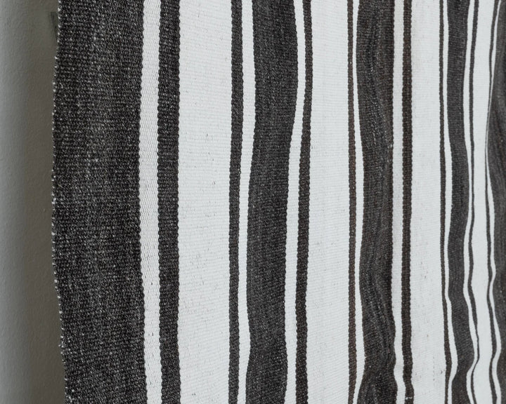Ivory Turkish Kilim Rug 5'5" x 9'1" Flat-Weave close-up