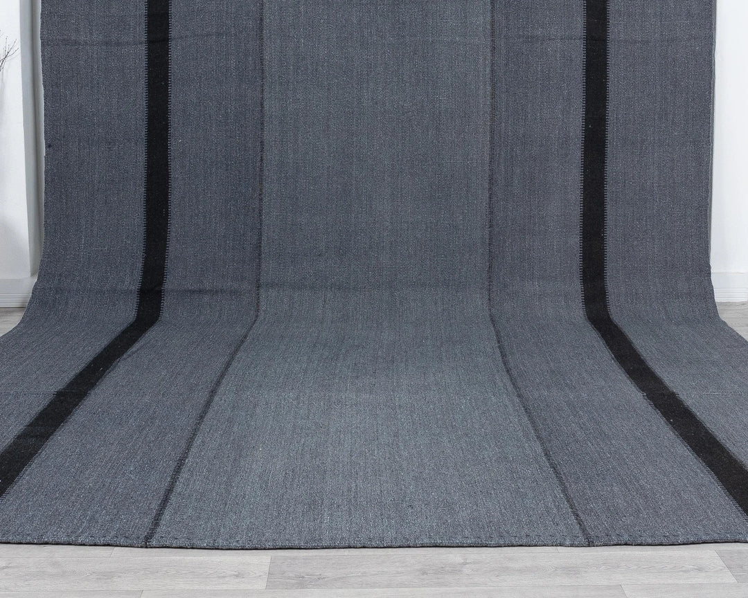 Black Kilim Rug 9' 10" x 12' 6" | No. VR68561