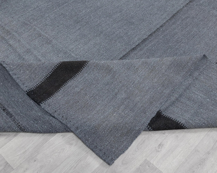 Black Kilim Rug 9' 10" x 12' 6" | No. VR68561