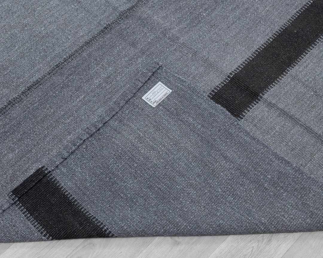 Black Kilim Rug 9' 10" x 12' 6" | No. VR68561