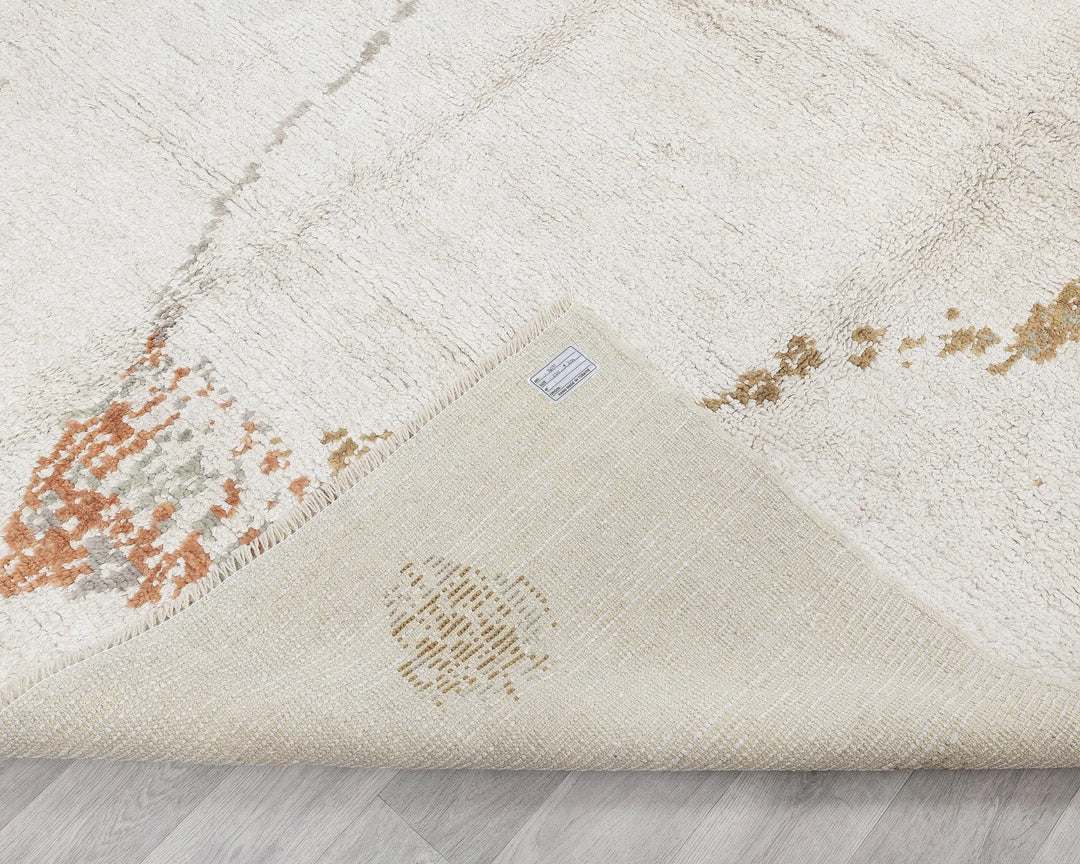 White Turkish Vintage Rug 7' 6" x 9' 10" Hand-Knotted | No. VR69058