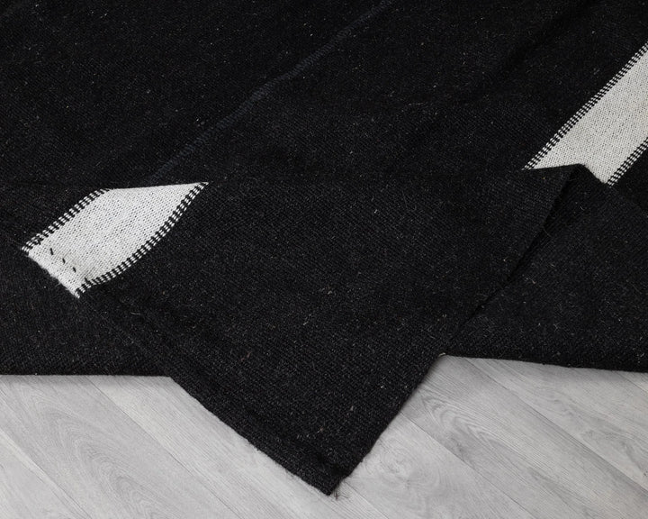 Brown Kilim Rug 9' 10" x 12' 8" | No. VR69100