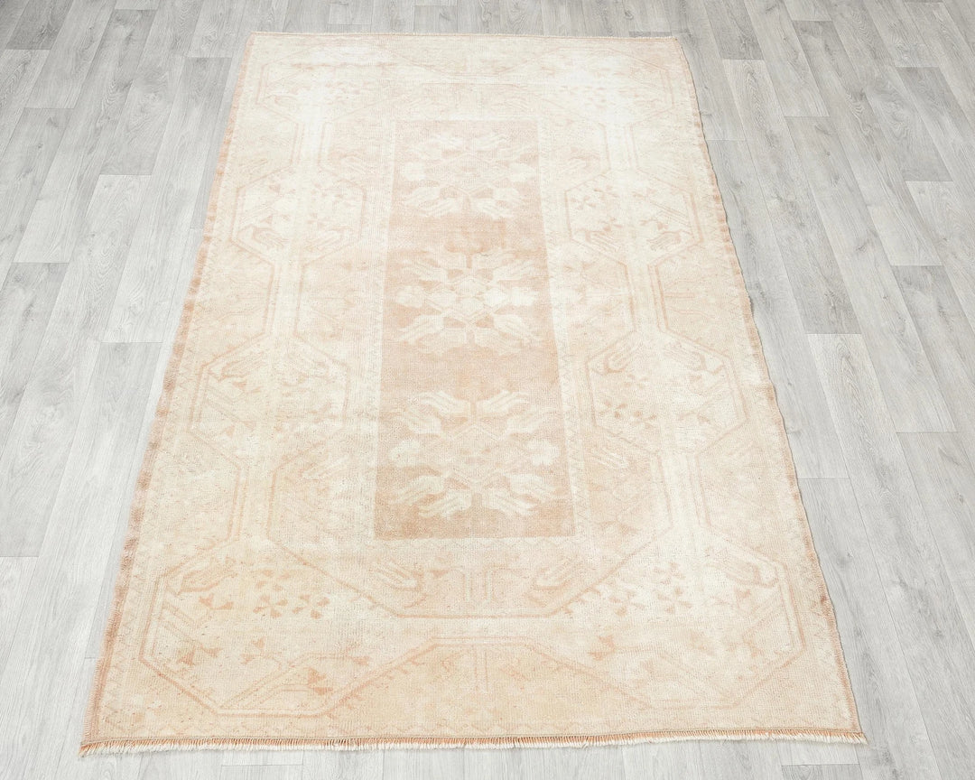 Beige Turkish Oushak Rug 4' 1" x 6' 2" Hand-Knotted | No. VR69101