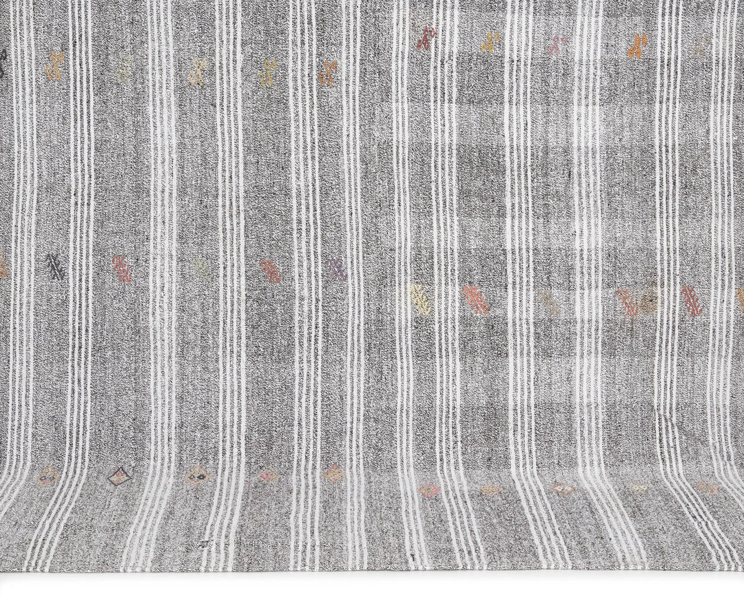 Gray Kilim Rug 6' 4" x 8' 10" | No. VR69120